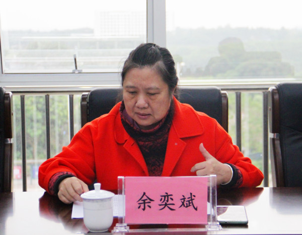 钦南区人大法工委主任余奕斌向中院提工作改进建议